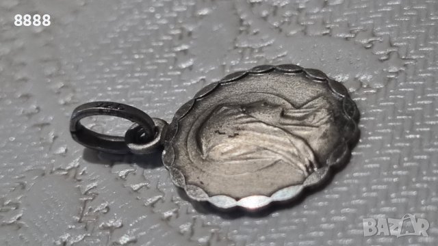 Античен сребърен медал/висулка на Света Мария от Лурд, снимка 2 - Колиета, медальони, синджири - 44264749