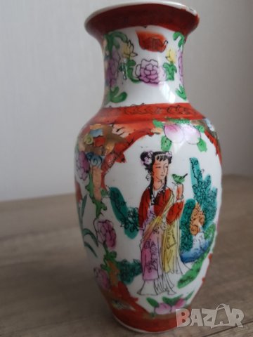 Китайска порцеланова ръчно рисувана ваза, снимка 11 - Антикварни и старинни предмети - 42667225