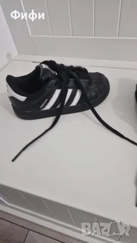 Детски маратонки Adidas, снимка 3 - Детски маратонки - 49658757
