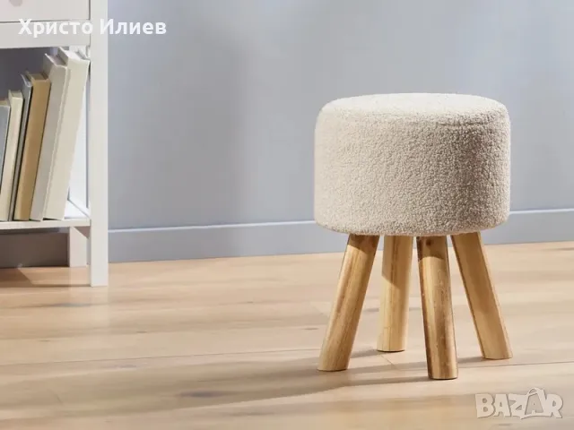 Табуретка с дървени крачета, снимка 1