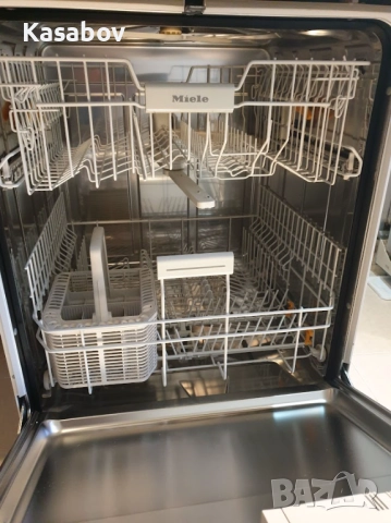 UK - Miele Съдомиялна - 14 Комплекта - Свободностояща - 60см, снимка 7 - Съдомиялни - 52730093