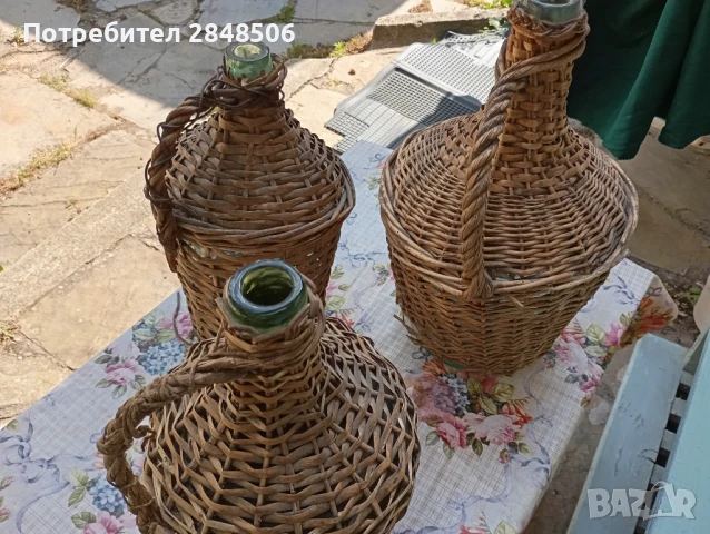 Продавам дамаджани ръчно плетени,2-те са по 5 л,3-та е 10л.Цената на 10 литровата е 15 лева., снимка 2 - Други - 50675145