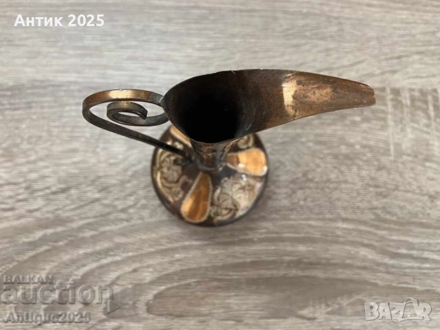 Елегантен винтидж бронзов кана с орнаментирана декорация, снимка 6 - Антикварни и старинни предмети - 51456433