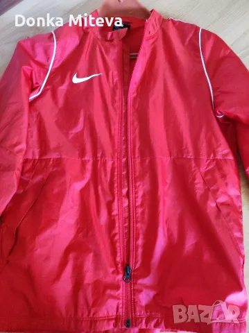 Яке Nike ветровка , снимка 6 - Детски якета и елеци - 55792023