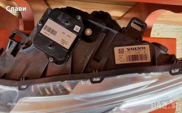 Десен фар фарове Волво Volvo V60.2013-2018, снимка 2 - Части - 48180599