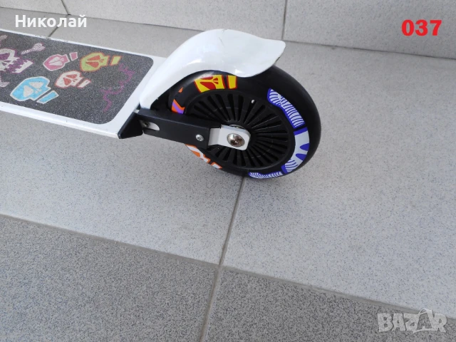 -45% - НОВА Тротинетка STUF Scoop S1000, снимка 7 - Скейтборд, ховърборд, уейвборд - 32446997