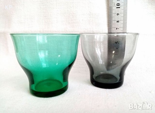 Ретро чашки от цветно стъкло , снимка 6 - Антикварни и старинни предмети - 39813715