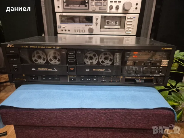 Двукасетен дек JVC TD-W30 в отлично техническо състояние + подарък