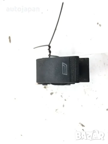 Копче дясно ел.стъкла Audi A3 8l Ауди А3 8л 