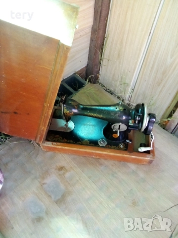 Продавам стара шевна машина Варна Център , снимка 2 - Антикварни и старинни предмети - 52457985