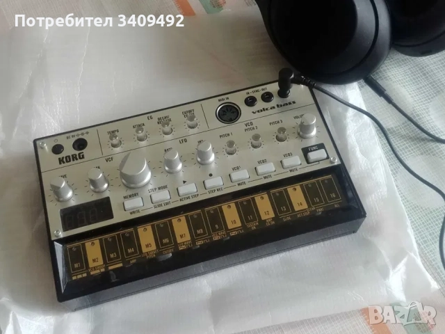 Korg Volca Bass – аналогов бас синтезатор, пълен комплект