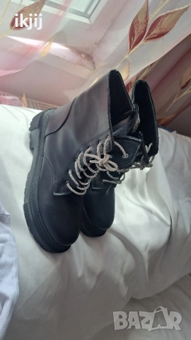 Продавам Дамски Боти , снимка 2 - Дамски боти - 51789482