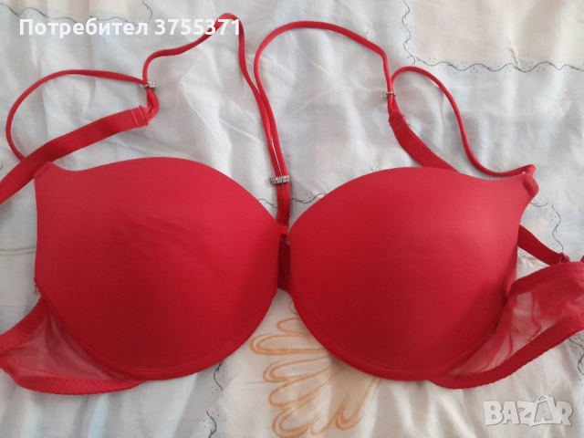 Подарявам сутиен 