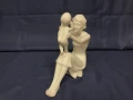 Статуетка порцеланова "Майка с дете", снимка 3