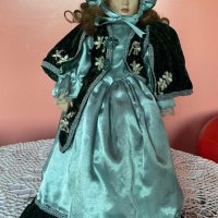 Порцеланова кукла със стойка , снимка 1 - Кукли - 39267921