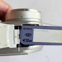 Sony DSC-P52-цифров-ретро, снимка 5 - Фотоапарати - 40888496