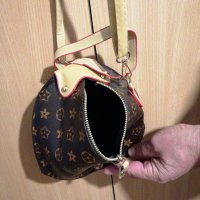 Дамска малка чантичка реплика Louis Vuitton, снимка 3 - Чанти - 38638409