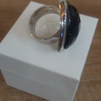 Сребърен пръстен с голям триъгълен черен камък внос от Дубай, снимка 6 - Пръстени - 38757821