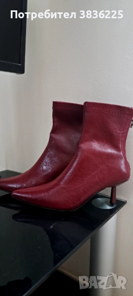 Червени боти, снимка 1