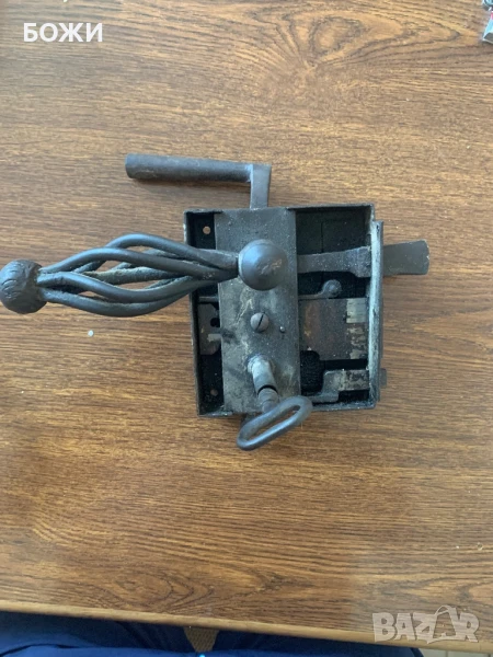 🛠️ Редка работеща брава от Австрия с оригинален ключ – ковано желязо, снимка 1