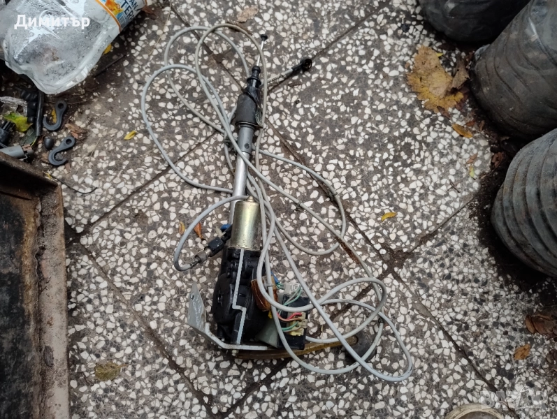 Антена За Нисан Примера Седан 1991г / Nissan Primera Sedan 1991y, снимка 1