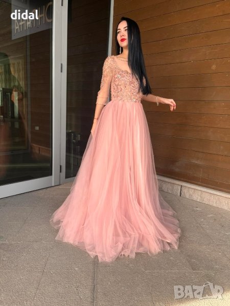 Нова! Бална рокля с изумителна горна част и богата пола от луксозен тюл , снимка 1