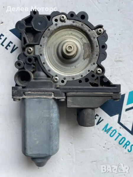 05360051/01 моторче за стъклоповдигач на задно ляво стъкло от Audi A3 2006г., Ауди А3, снимка 1