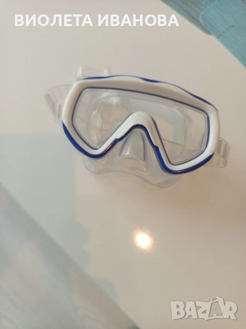 очила за плуване.
