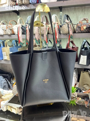 чанта и несесер guess , снимка 2 - Чанти - 52684387