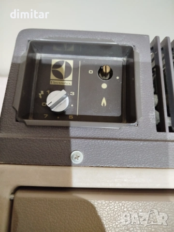 Хладилник ELECTROLUX на 12/220 V и gaz, снимка 3 - Хладилни чанти - 53741889