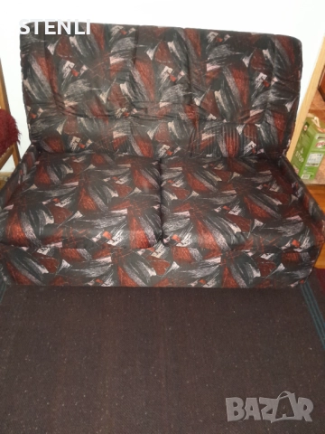 Продавам разтегателен диван,  двойка