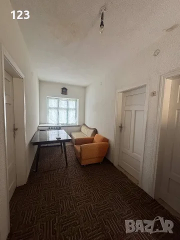 Продавам Къща на два етажа двор , снимка 12 - Къщи - 56049710