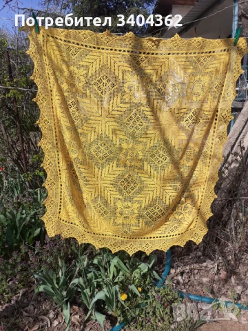 Стара покривка плетена на една кука
