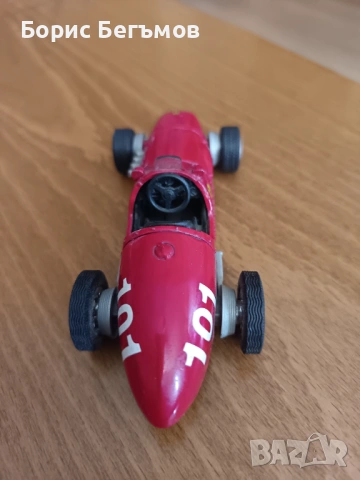 Ferrari 500 F2 1952 Formula 1 car 1:35, снимка 6 - Антикварни и старинни предмети - 53841707