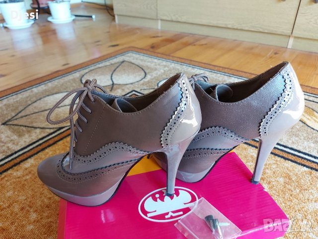Обувки на ток, снимка 5 - Дамски обувки на ток - 35844832