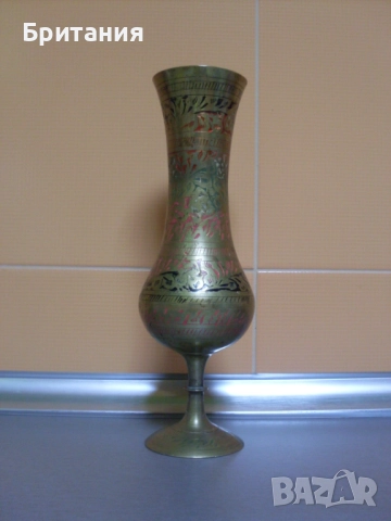 Бронзова ваза с маркировка.