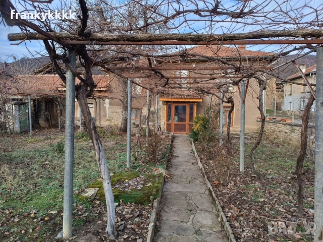 Къща в предбалкана , снимка 10 - Къщи - 52959251