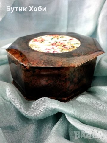 Старинна австрийска кутия, снимка 8 - Антикварни и старинни предмети - 35854559