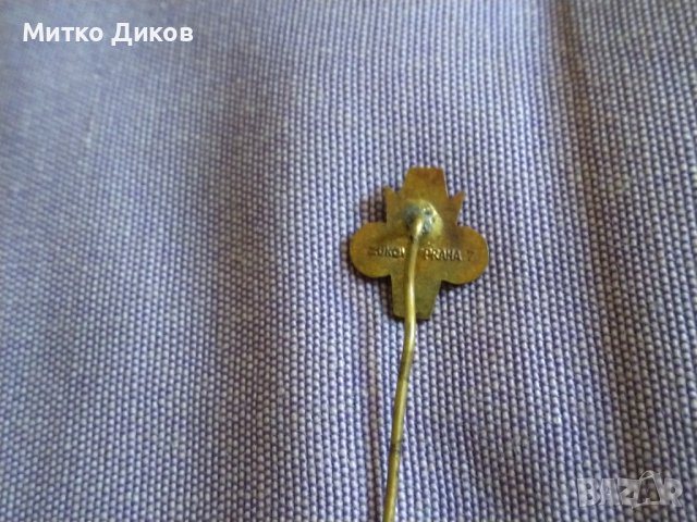 Футболна значка на Дукла Прага винтидж емайл, снимка 2 - Футбол - 38773876