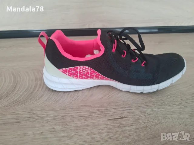 Продавам дамски маратонки Reebok Insta pump., снимка 3 - Маратонки - 55707011