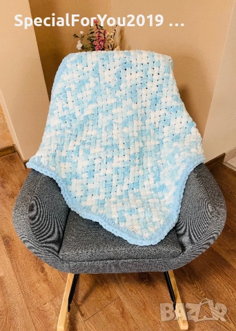 Ръчно плетено бебешко одеялце от прежда Alize Puffy, снимка 3 - Спално бельо и завивки - 53234903