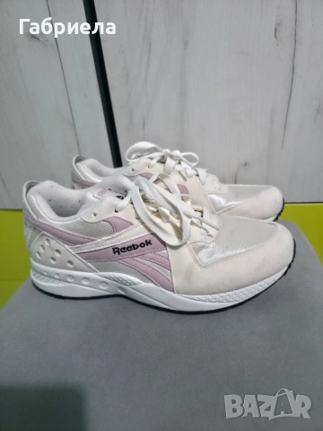 Дамски маратонки Reebok номер 38.5, снимка 3 - Маратонки - 53528951