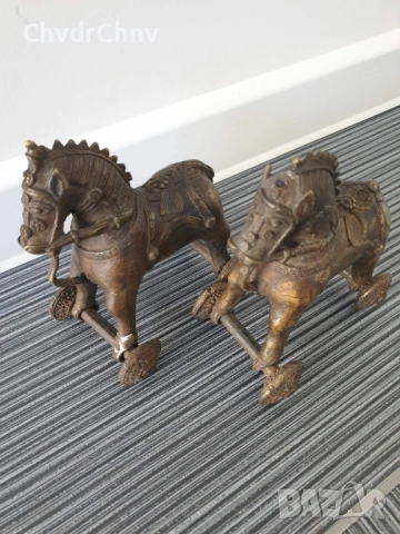 Индия 19ти век/2бр стари индийски бронзови коне на колела/малки кончета-играчки, снимка 2 - Антикварни и старинни предмети - 53507464