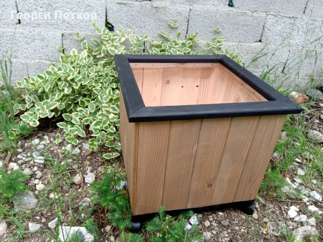 Дървени Кашпи от естествен материал - 49х49х47см., снимка 3 - Саксии и кашпи - 50694824