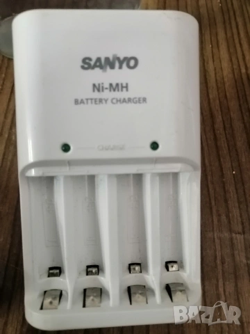 Зарядно за Ni-MH батерии SANYO NC-MON04E