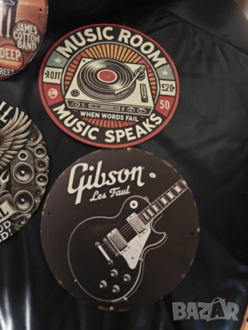 Интериор за клуб,бар,репетиционна,китарна или фенска стая, снимка 8 - Китари - 52307047