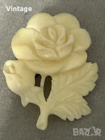 Антикварна  съветска брошка от кост на морж 