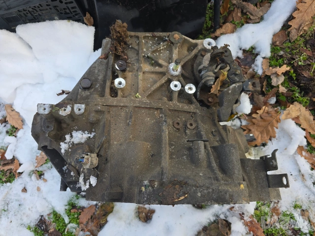 Mazda 2.0 121 дизел 6 степенна ръчна скоростна кутия , снимка 2 - Части - 53067824