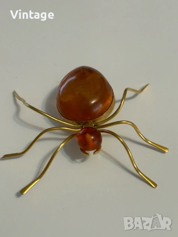 Антикварна съветска позлатена брошка с кехлибар , снимка 4 - Антикварни и старинни предмети - 53668774