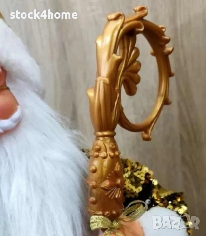 Елегантен златист Дядо Коледа с дълго палто, пухкава тапицерия и аксесоари, снимка 3 - Декорация за дома - 52525016